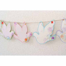 Load image into Gallery viewer, Massage Garland Pigeon | sk-019