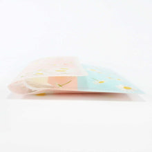 Load image into Gallery viewer, Antibacterial Mask Case Daisy | cf-105